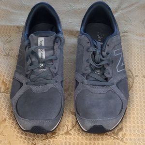 New Balance dark grey casual sneaker SZ 9